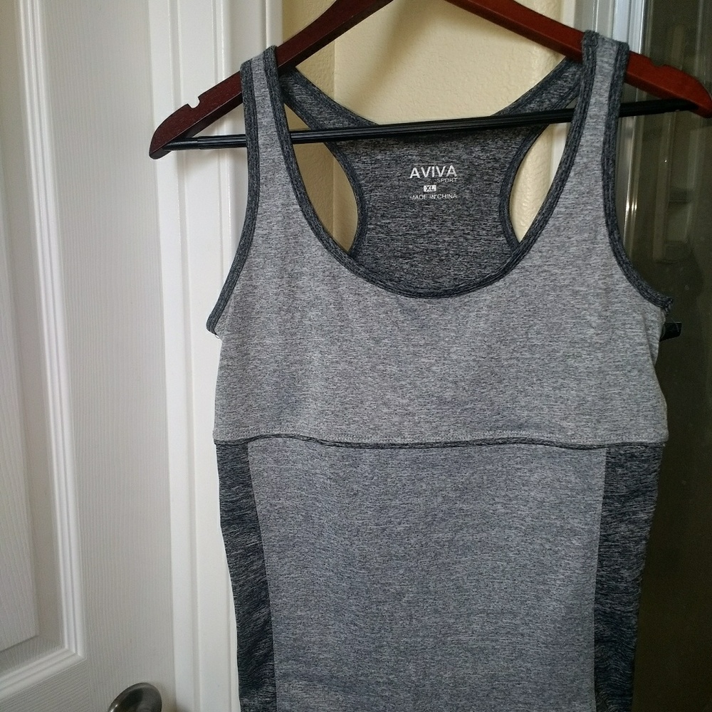 Aviva sport top